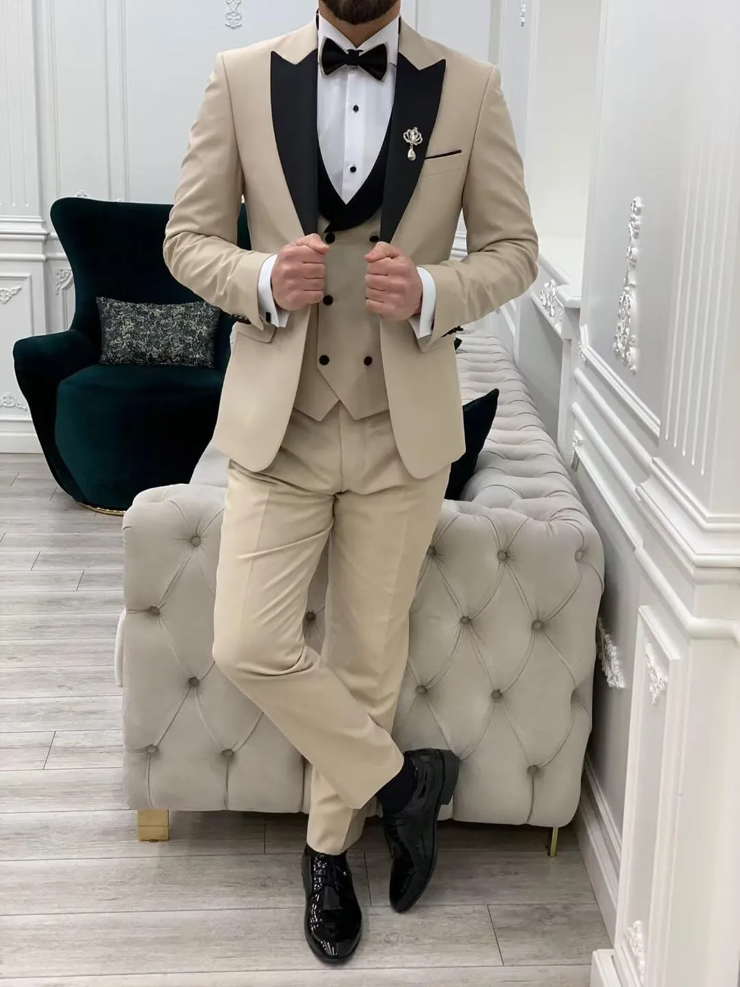 Mens 3 Piece Tuxedo Suit Slim Fit Wedding Prom Dinner Tuxedo for Men Double Breasted Suits Set with Bow Tie