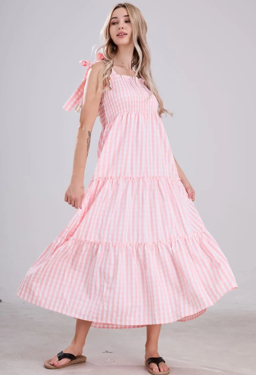 utcoco Women's 2025 Summer Boho Plaid Smocked Dress Spaghetti Strap Square Neck A Line Tiered Long Maxi Dress